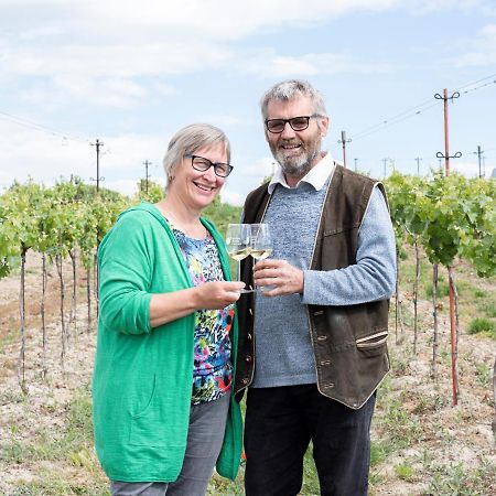 Weingut Zur Schlafmuetze Otel Herrnbaumgarten Dış mekan fotoğraf
