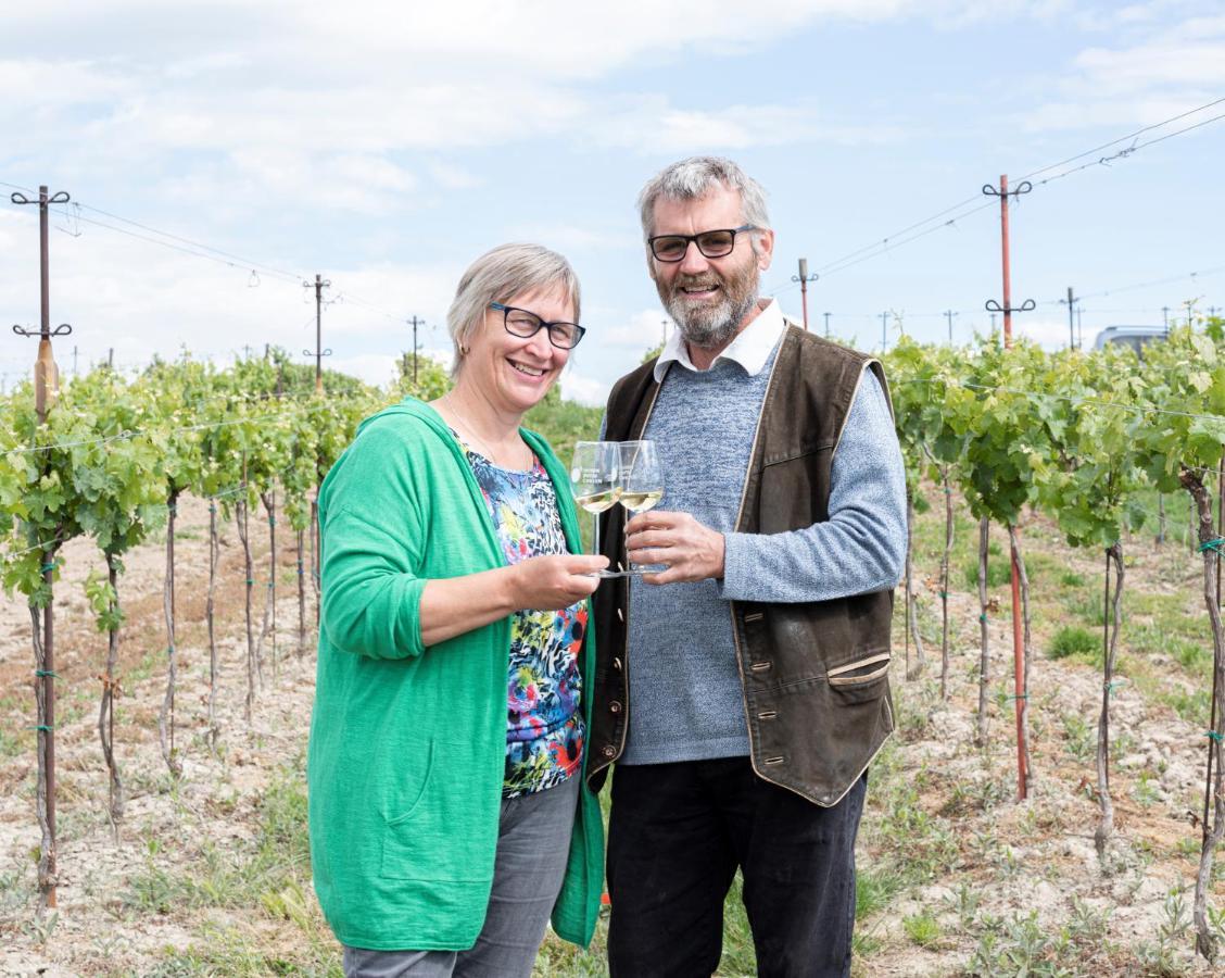 Weingut Zur Schlafmuetze Otel Herrnbaumgarten Dış mekan fotoğraf