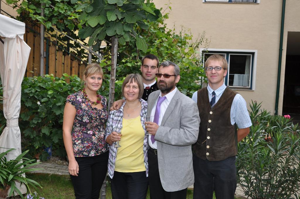 Weingut Zur Schlafmuetze Otel Herrnbaumgarten Dış mekan fotoğraf