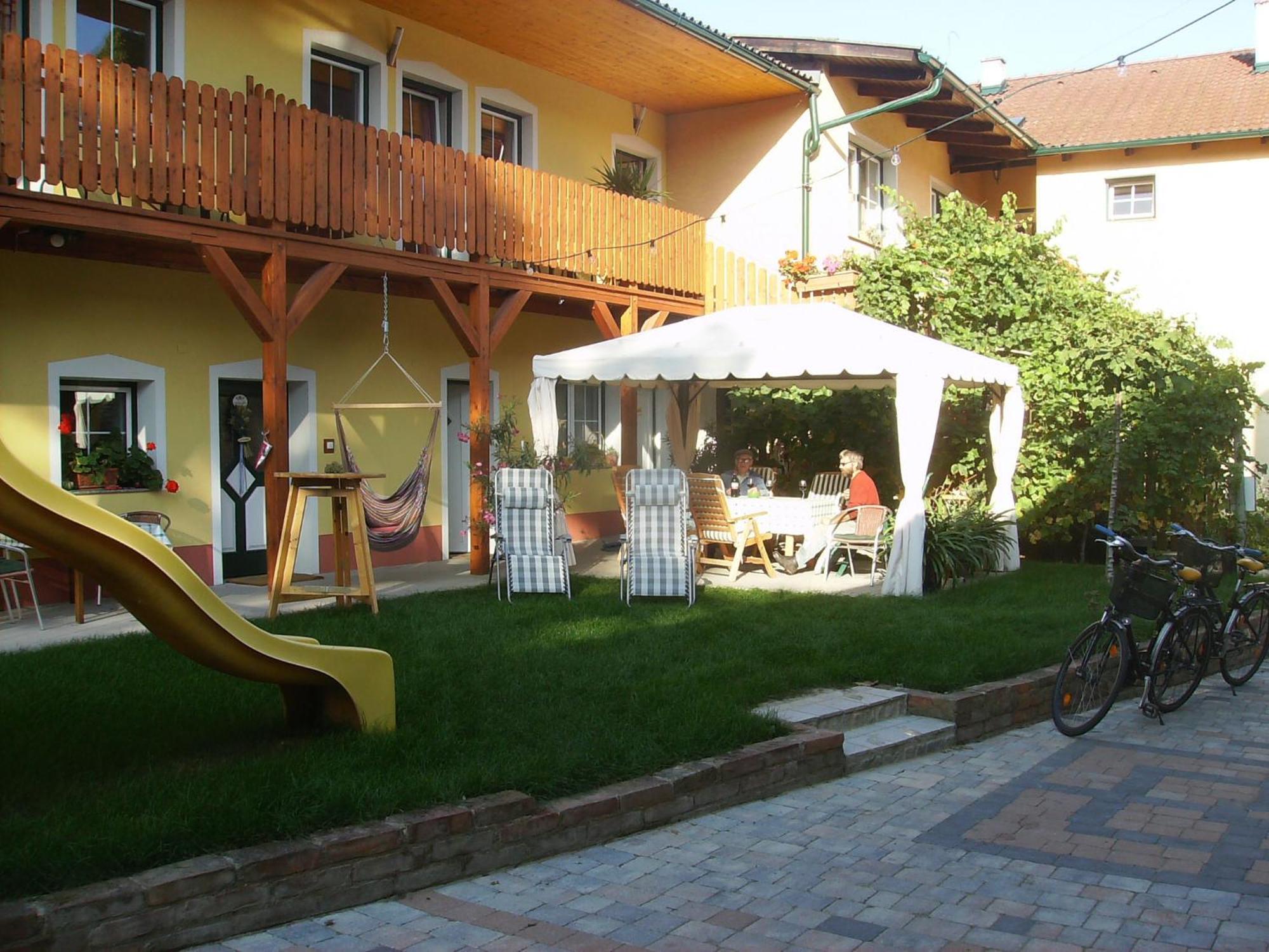 Weingut Zur Schlafmuetze Otel Herrnbaumgarten Dış mekan fotoğraf